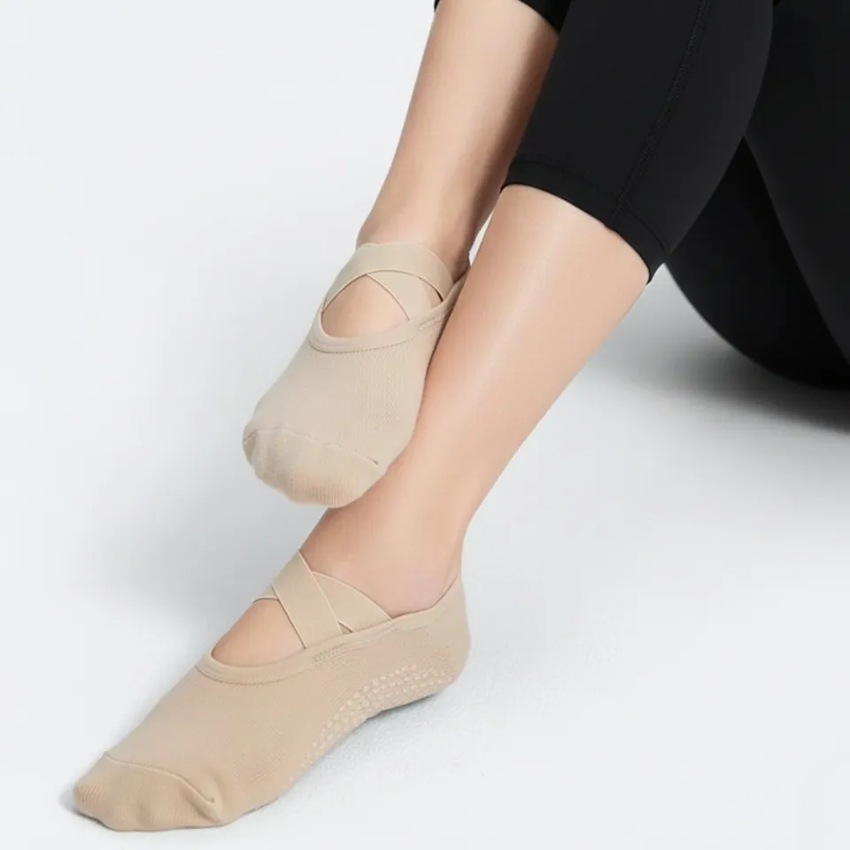 Chaussettes de Pilates antidérapantes beiges ou noires, vue 2