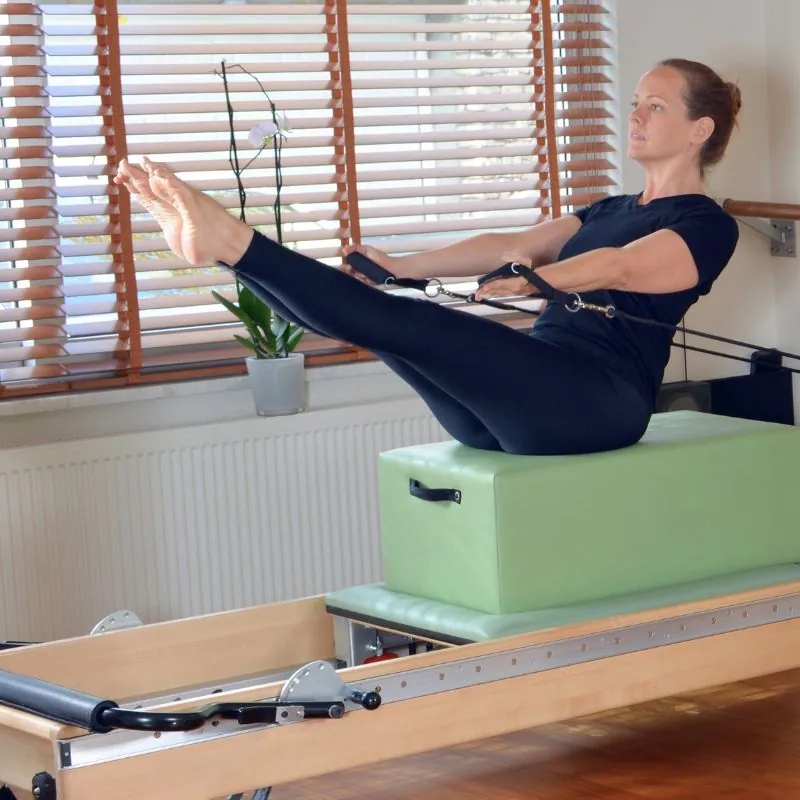 Reformer Pilates en chêne et érable avec tour Bocage, vue 4