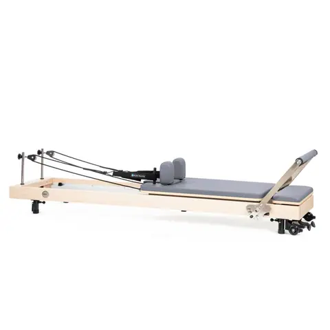 Reformer Pilates à rangement vertical pour la maison Névé